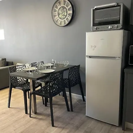 Appartement Grand De 28 M2 Plein Centre De *